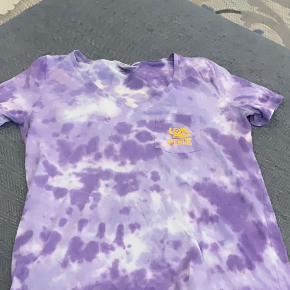 PINK Tie Die LSU Tigers V-neck Tee